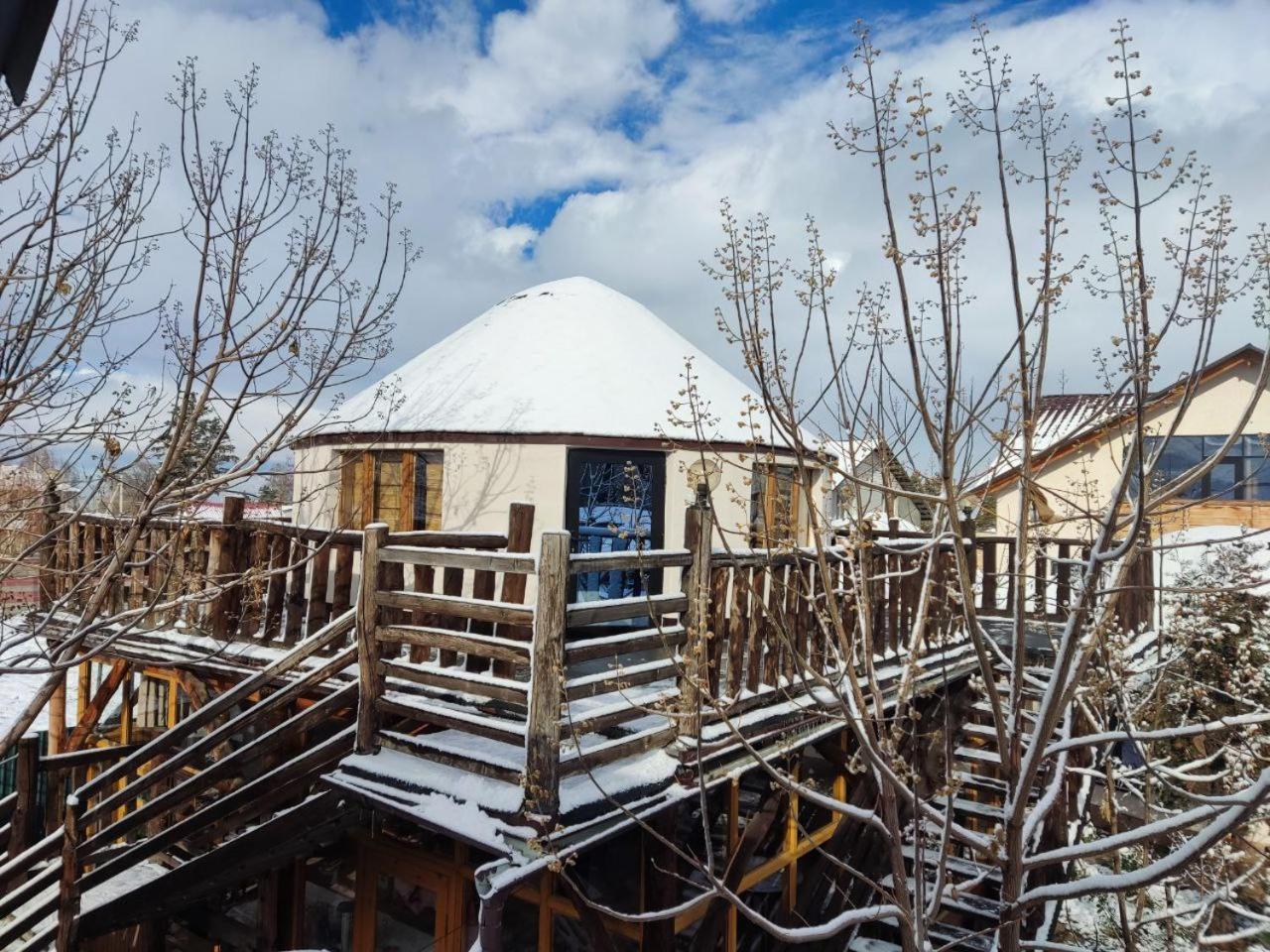 Happy Nomads Yurts & Hostel Karakol Exterior foto